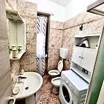 Comodo Bilocale In Ottima Posizione 公寓