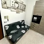 Comodo Bilocale In Ottima Posizione 公寓