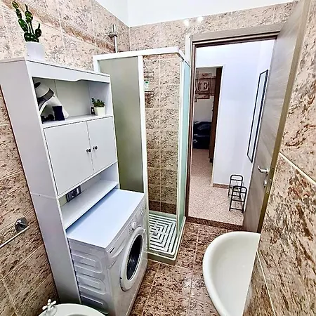 Comodo Bilocale In Ottima Posizione Апартаменты