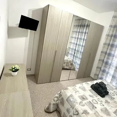 Comodo Bilocale In Ottima Posizione * אלסנדריה