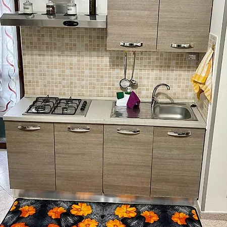 דירה Comodo Bilocale In Ottima Posizione אלסנדריה