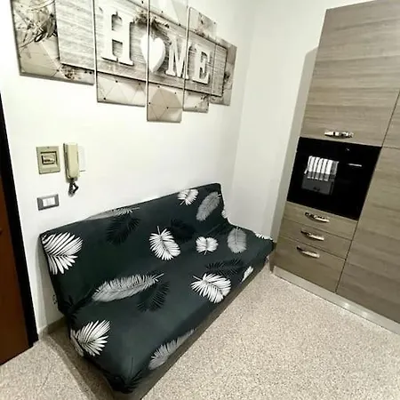 Comodo Bilocale In Ottima Posizione דירה